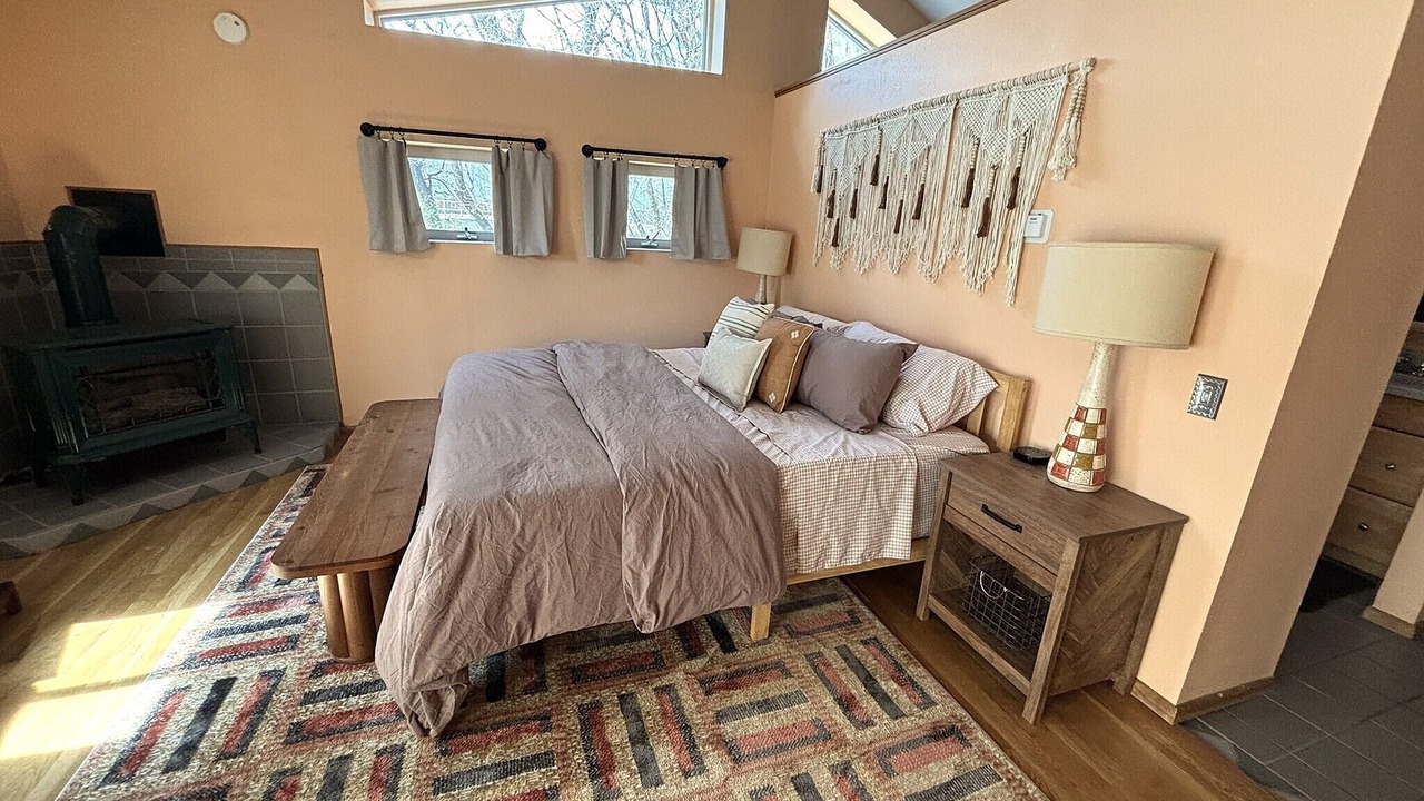 Photo of Bedroom in East Old Golden Rd