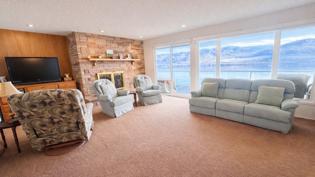 Photo of Livingroom in Oroville