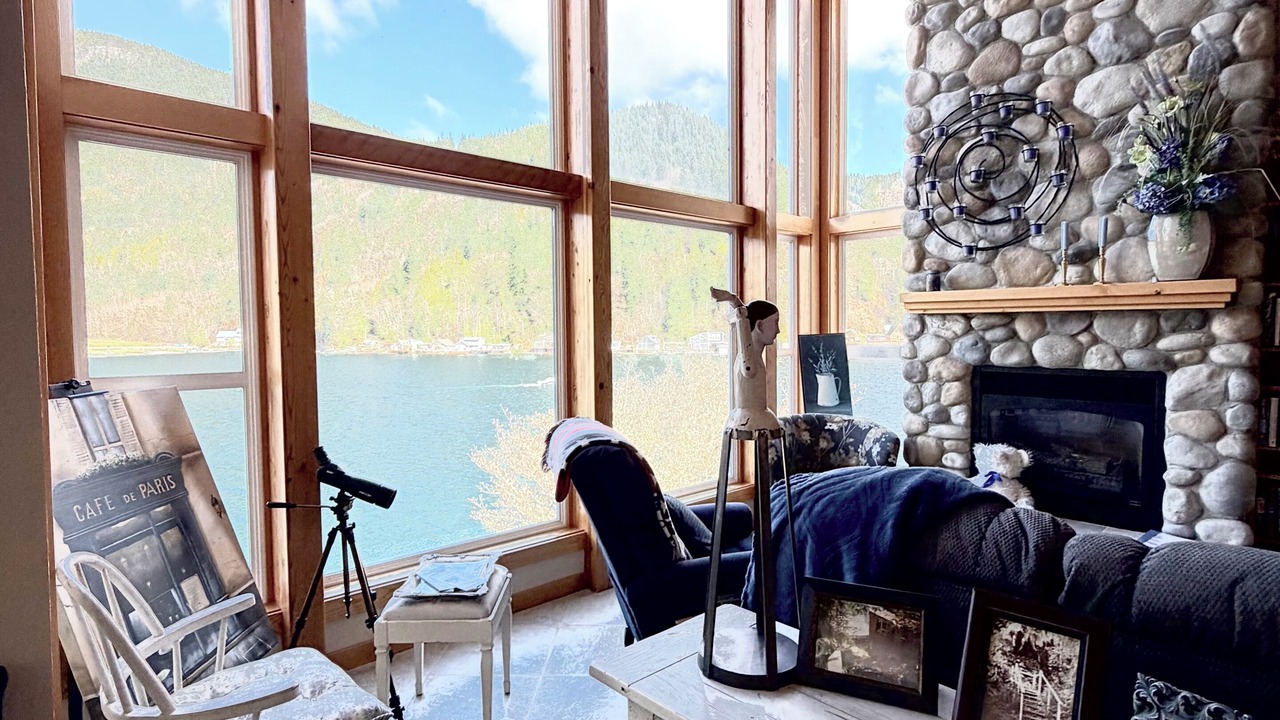 Photo of Livingroom in Port Angeles