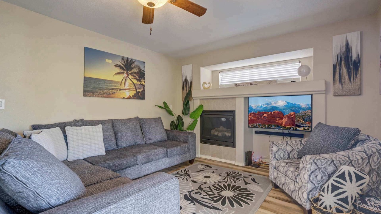 Photo of Livingroom in Security-Widefield
