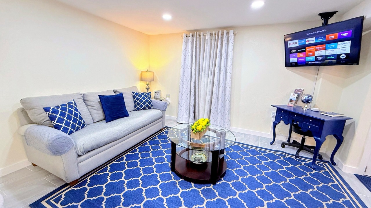 Photo of Livingroom in Dupont