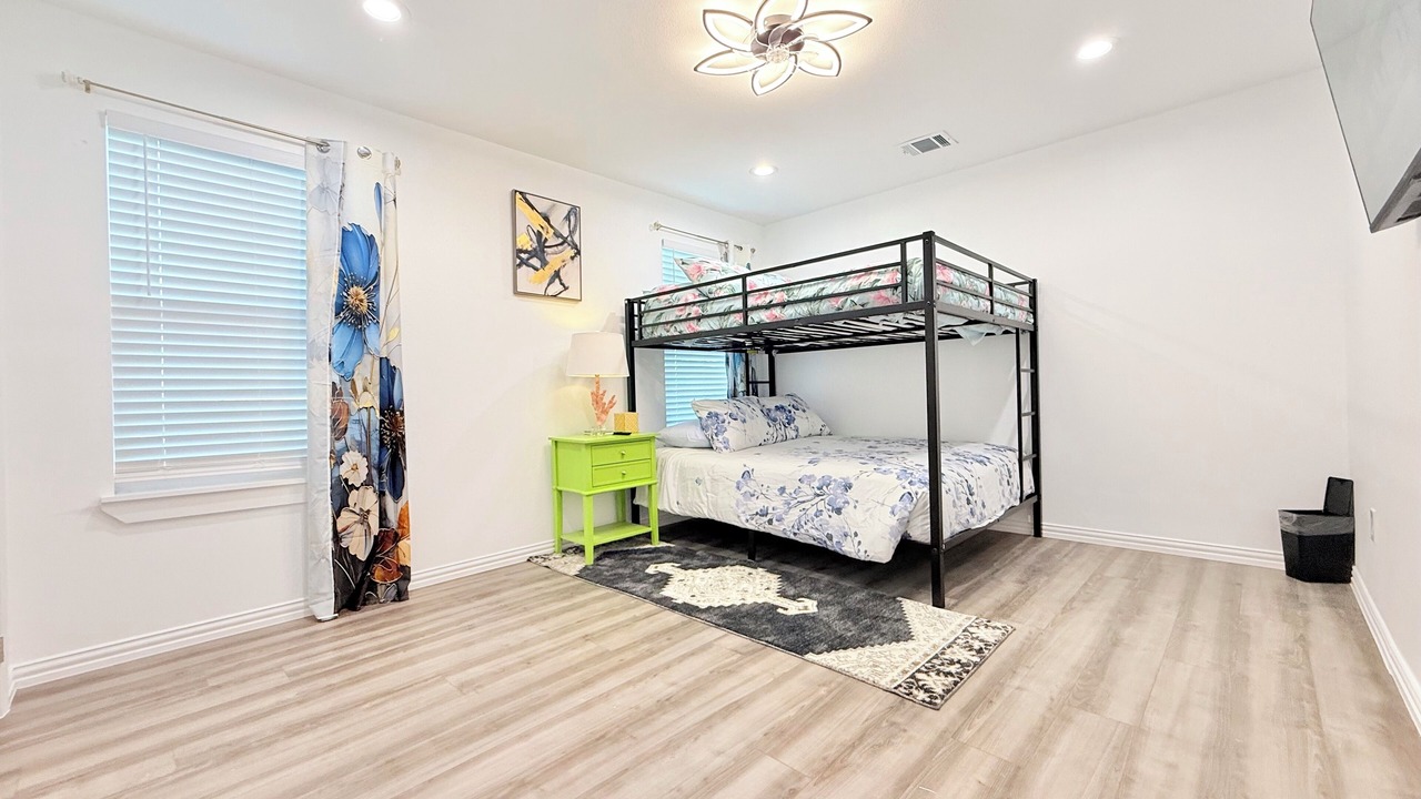 Photo of Bedroom in Lakewood Village