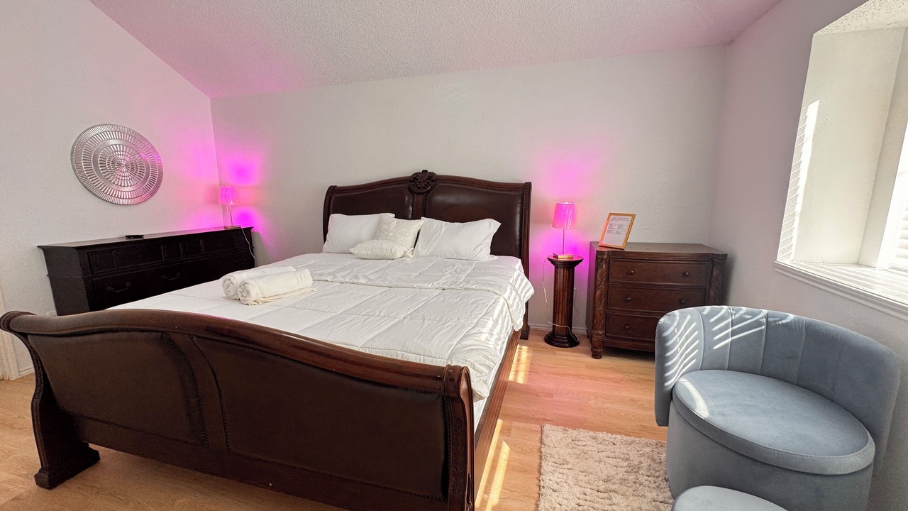 Photo of Bedroom in Southeast Arlington