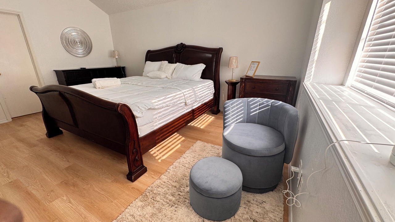 Photo of Bedroom in Southeast Arlington