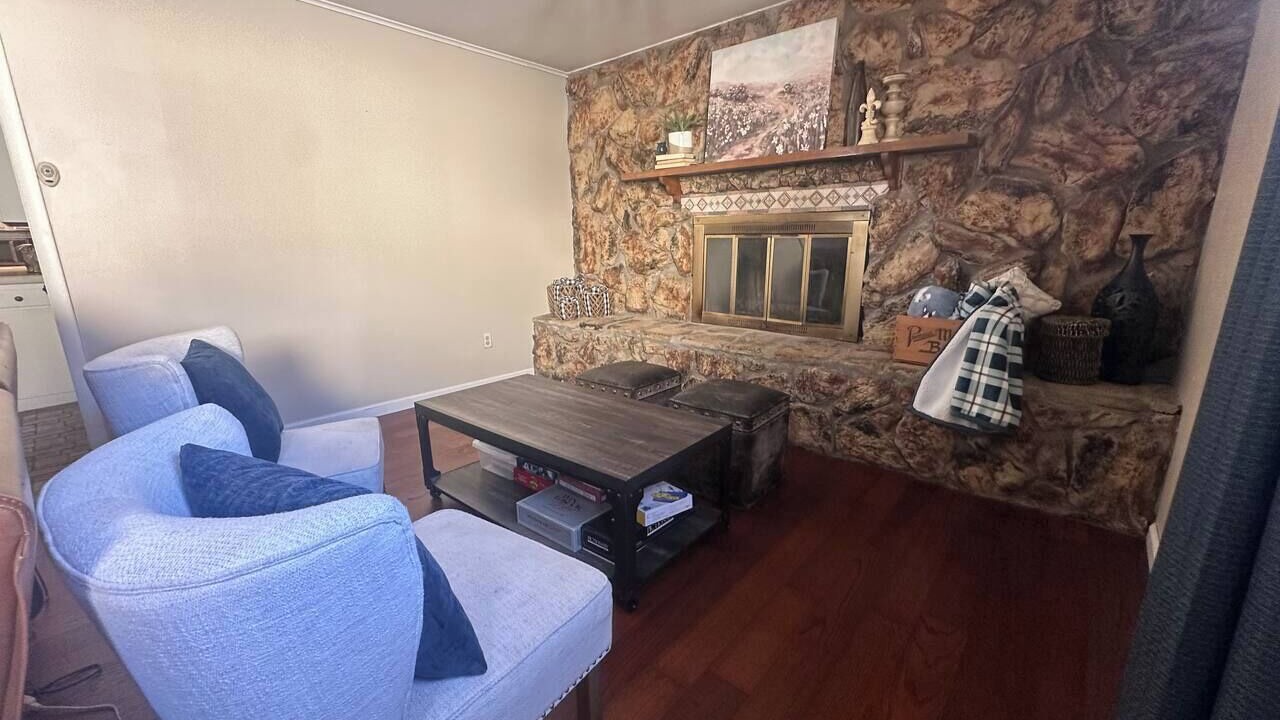 Photo of Livingroom in Enid