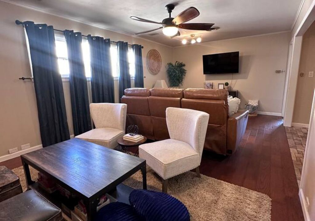 Photo of Livingroom in Enid
