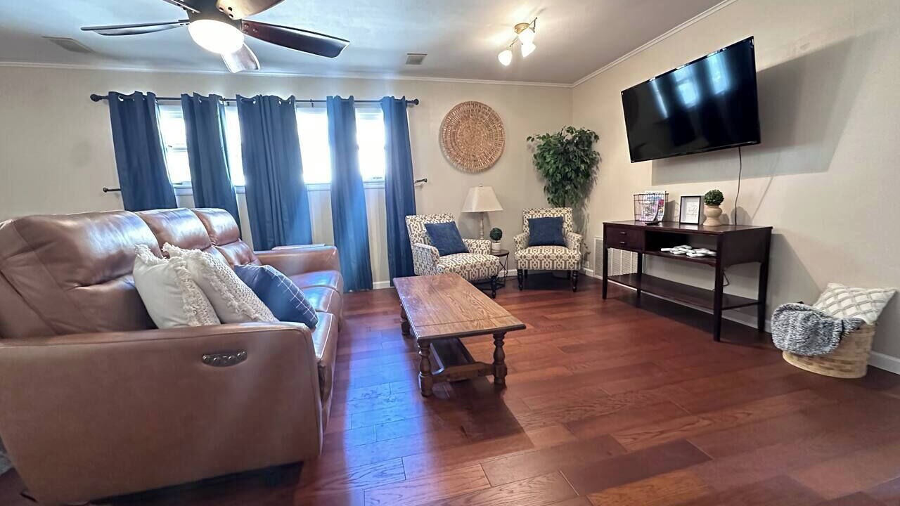 Photo of Livingroom in Enid