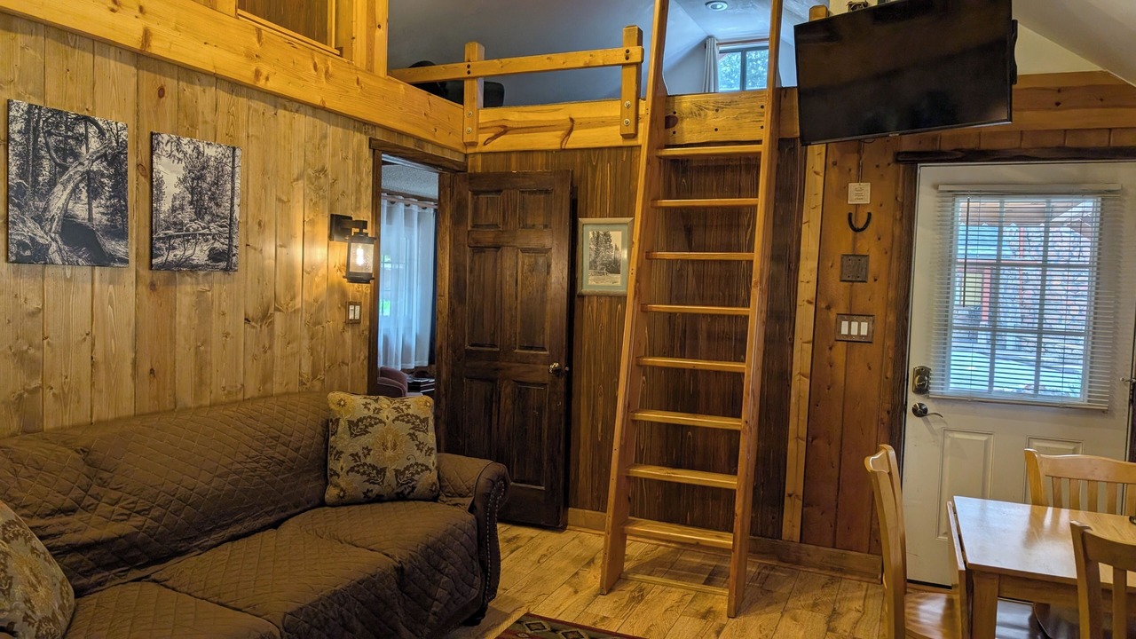 Photo of Livingroom in Evergreen