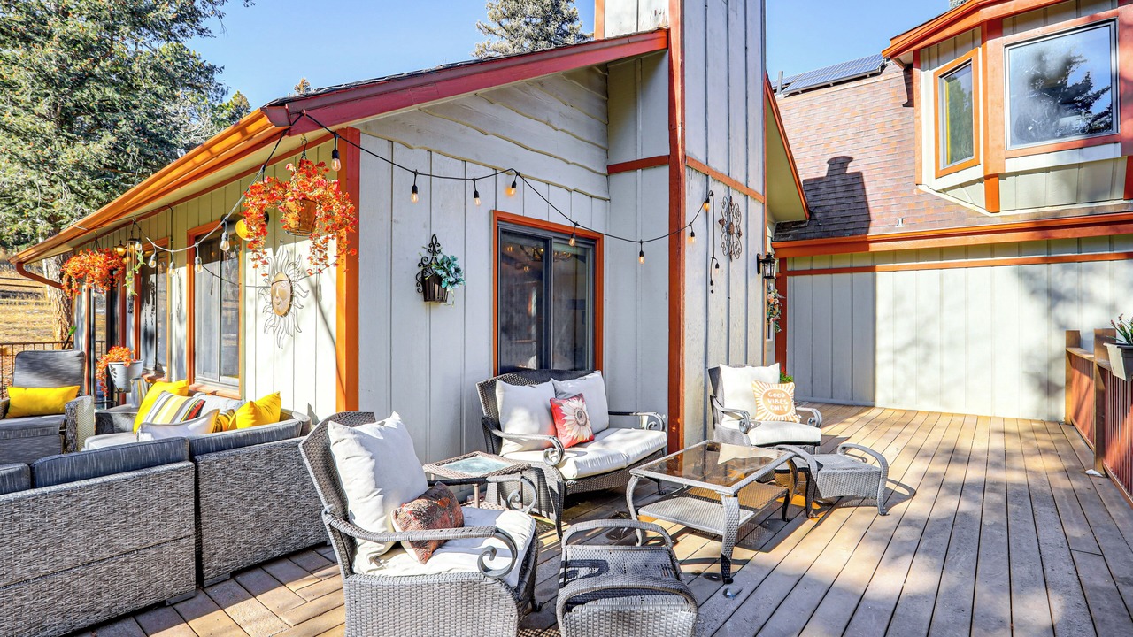 Photo of Outdoor in Evergreen Meadows