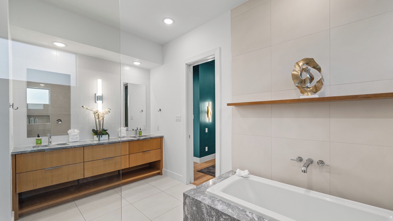 Photo of Bathroom in Kessler