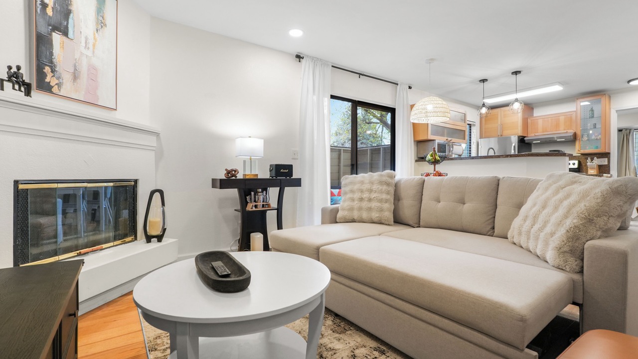 Photo of Livingroom in Englewood