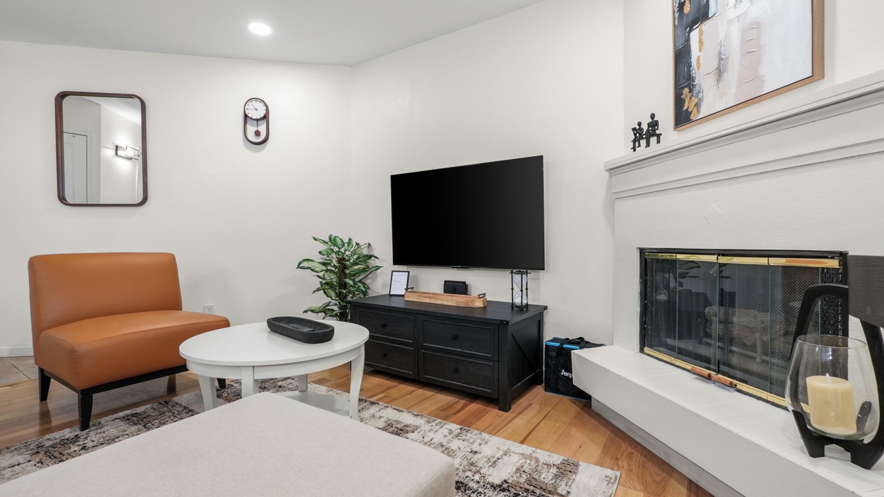 Photo of Livingroom in Englewood