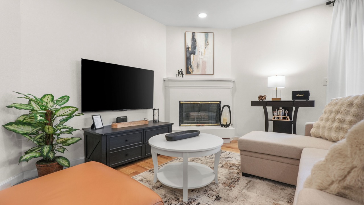 Photo of Livingroom in Englewood