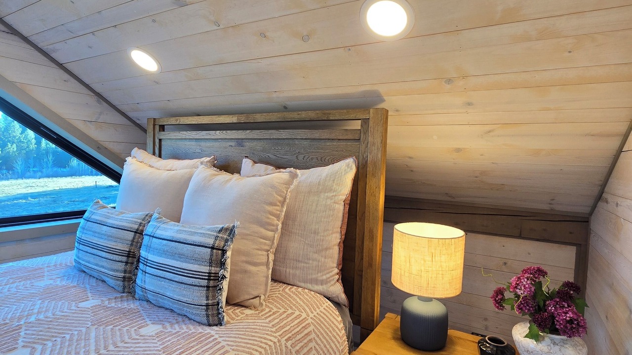 Photo of Bedroom in Garden Valley