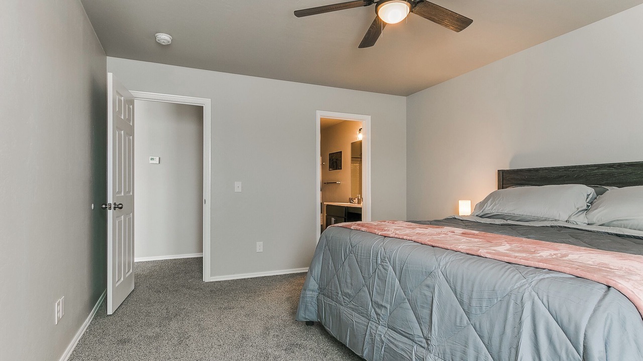 Photo of Bedroom in Mustang