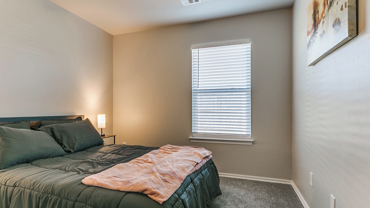 Photo of Bedroom in Mustang