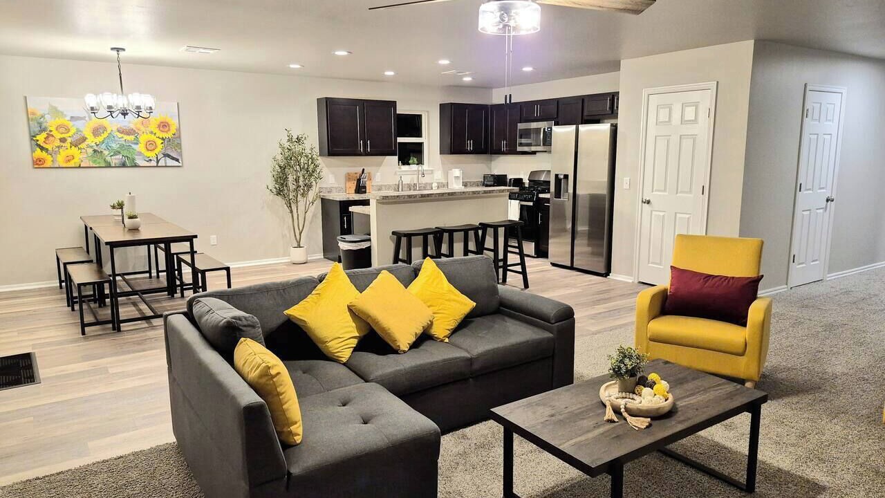 Photo of Livingroom in Mustang