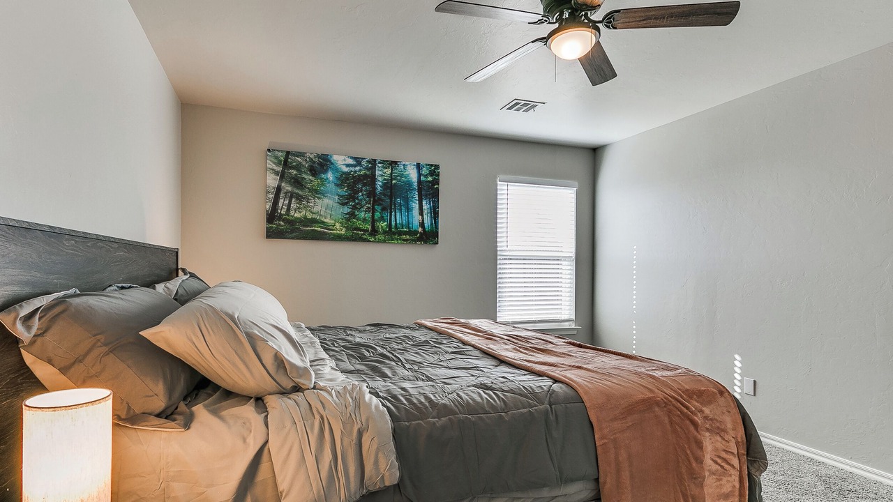 Photo of Bedroom in Mustang