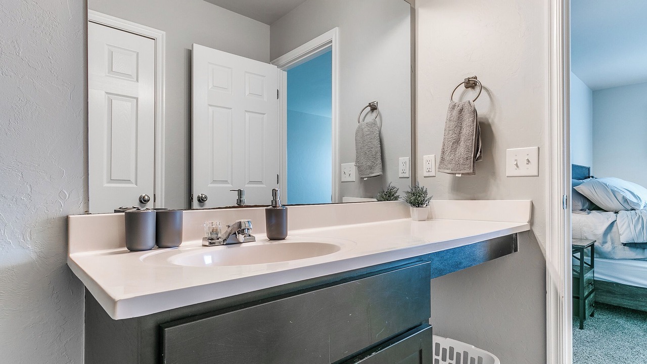 Photo of Bathroom in Mustang