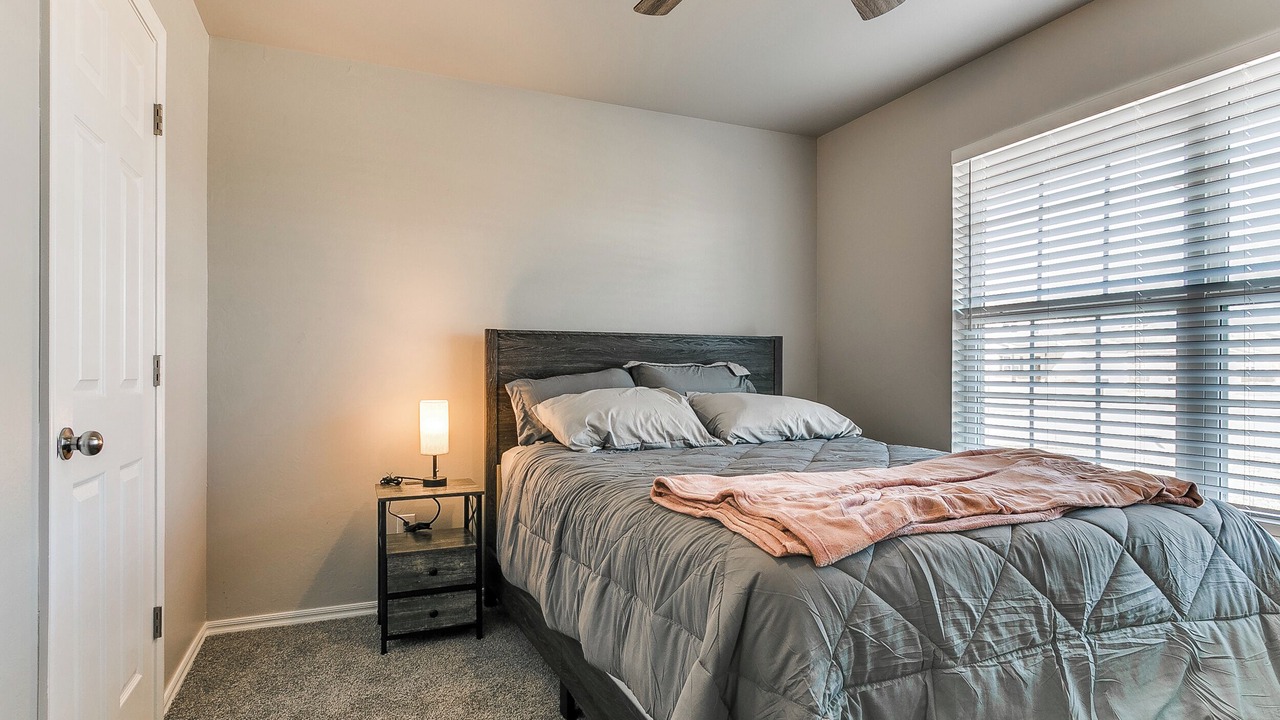 Photo of Bedroom in Mustang