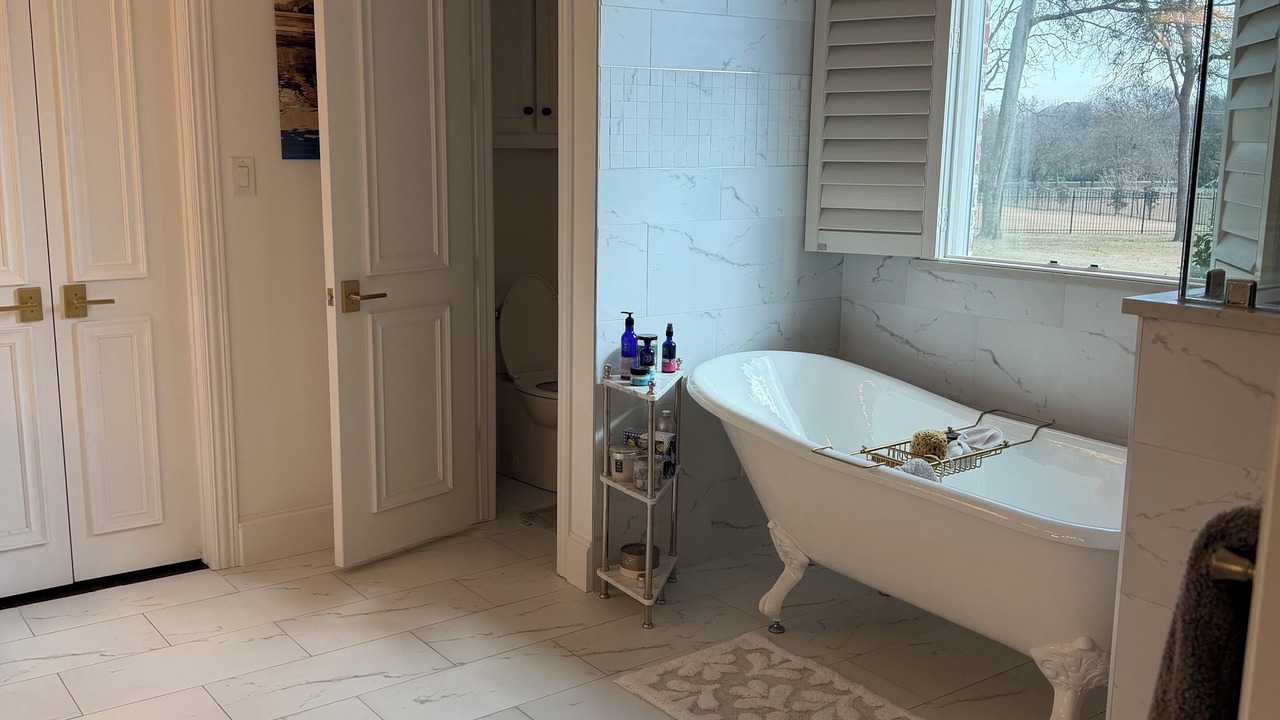 Photo of Bathroom in Fairview