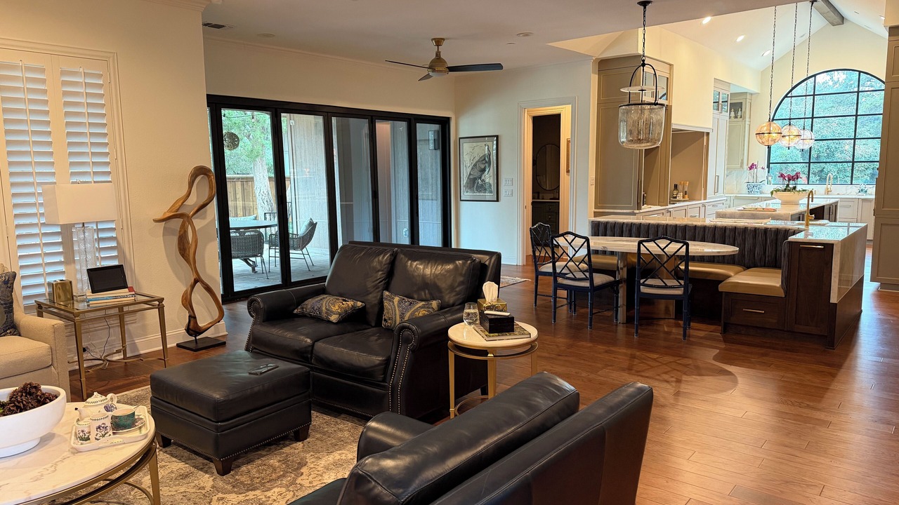 Photo of Livingroom in Fairview