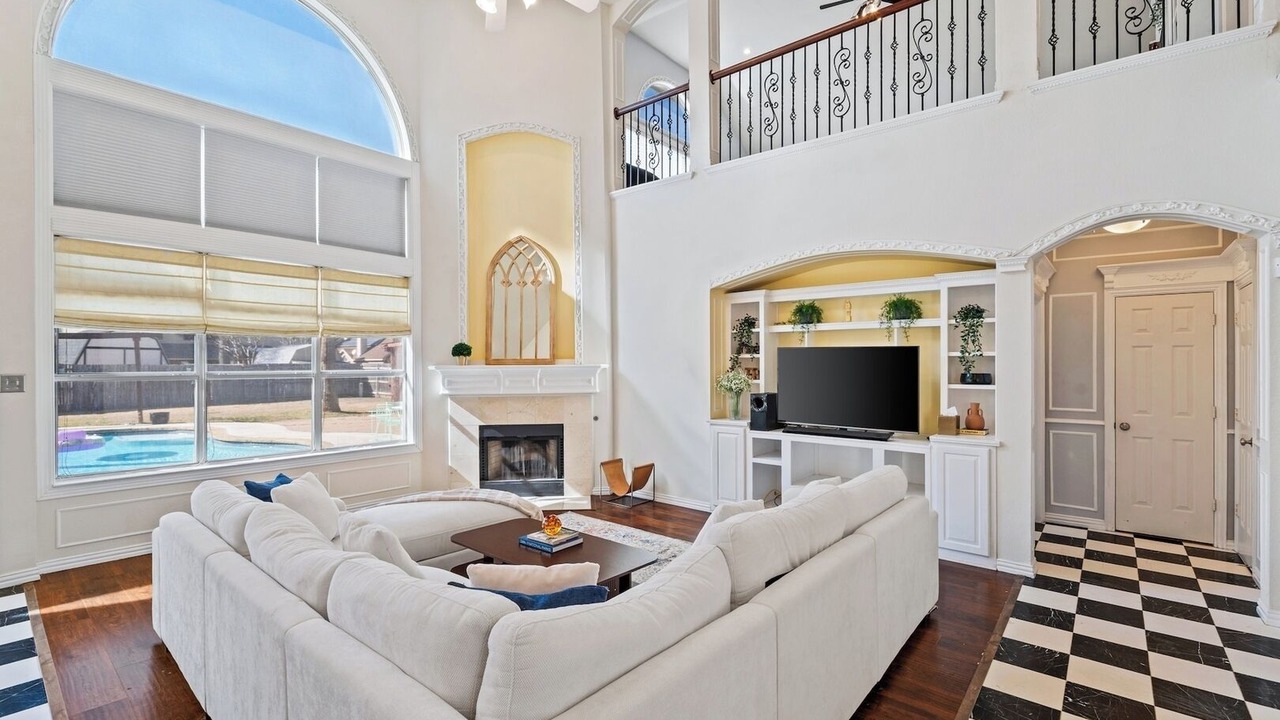Photo of Livingroom in Grand Prairie
