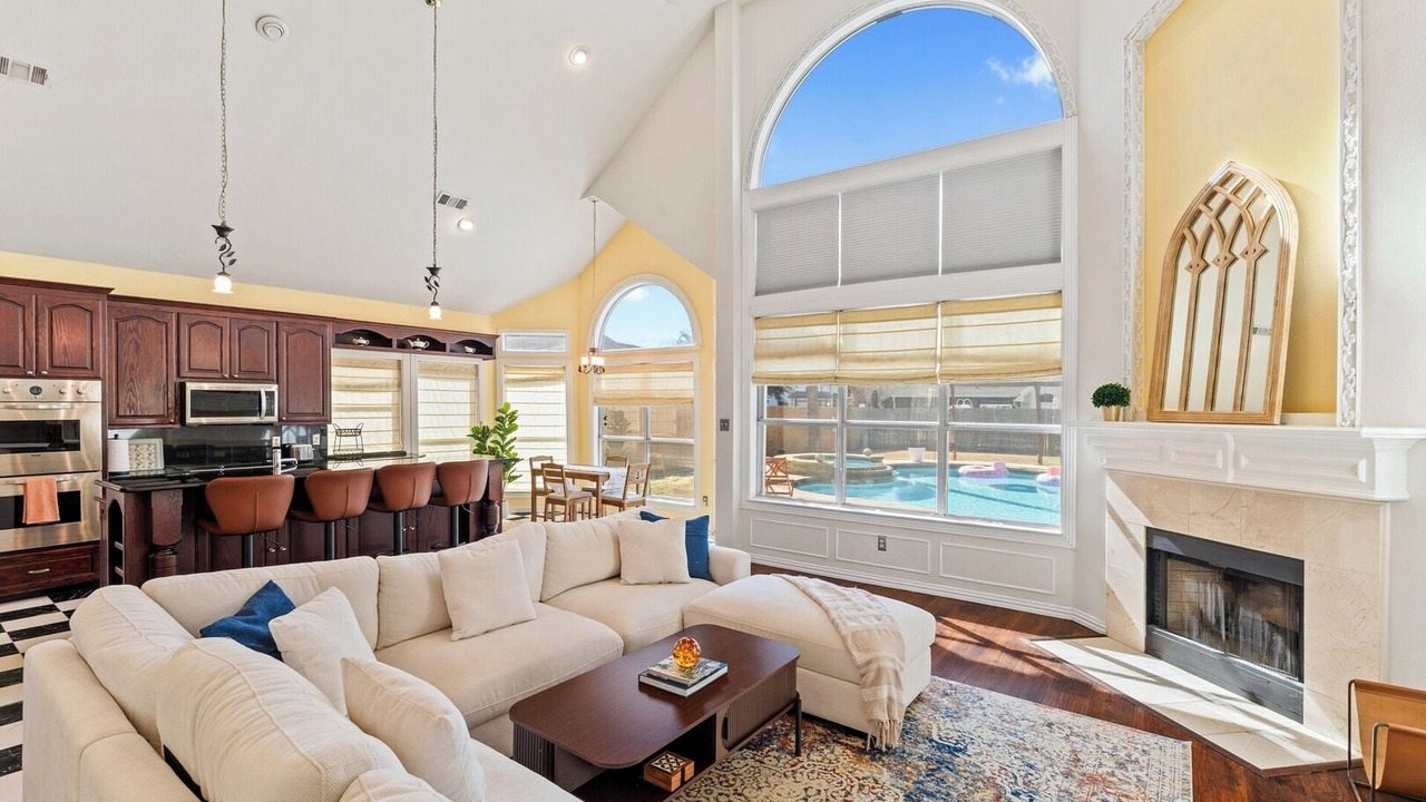 Photo of Livingroom in Grand Prairie