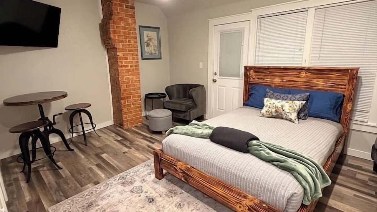 Photo of Bedroom in Fairmount