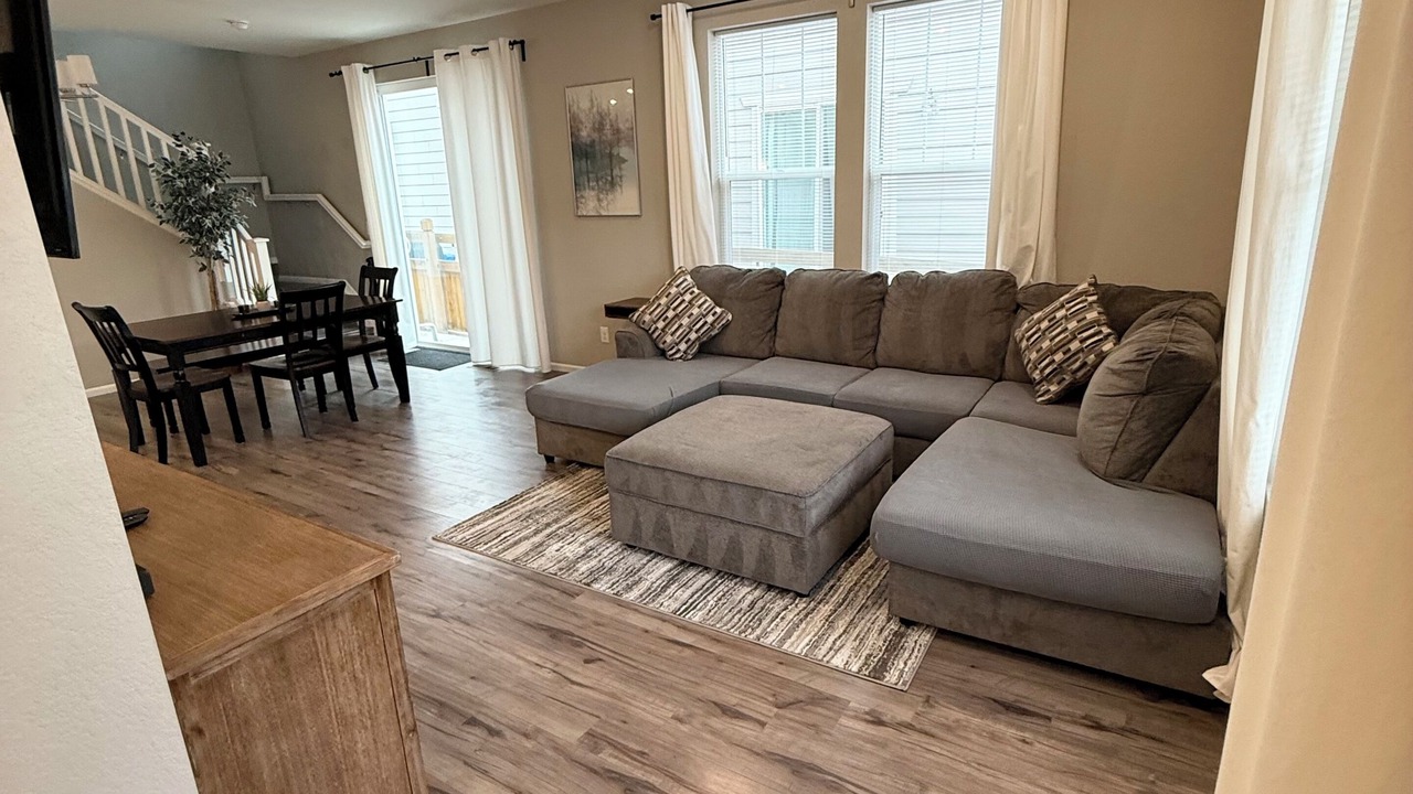 Photo of Livingroom in Aurora