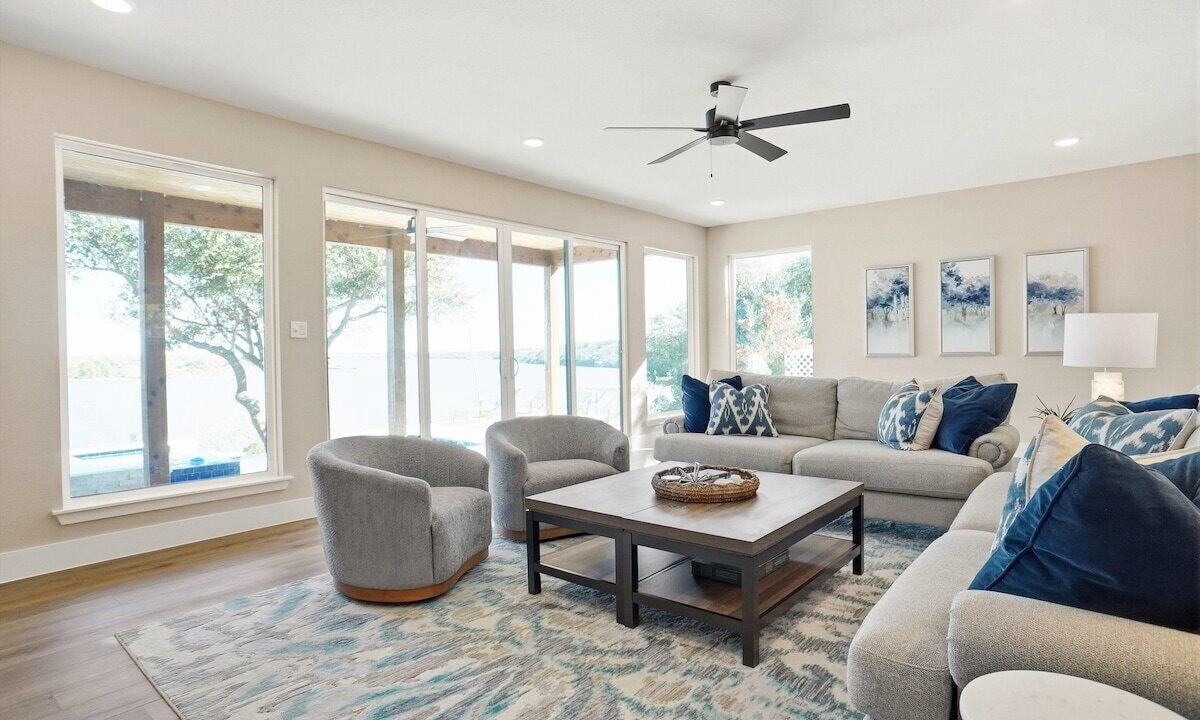 Photo of Livingroom in Granbury