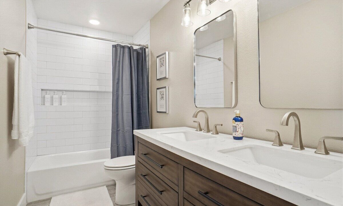 Photo of Bathroom in Granbury