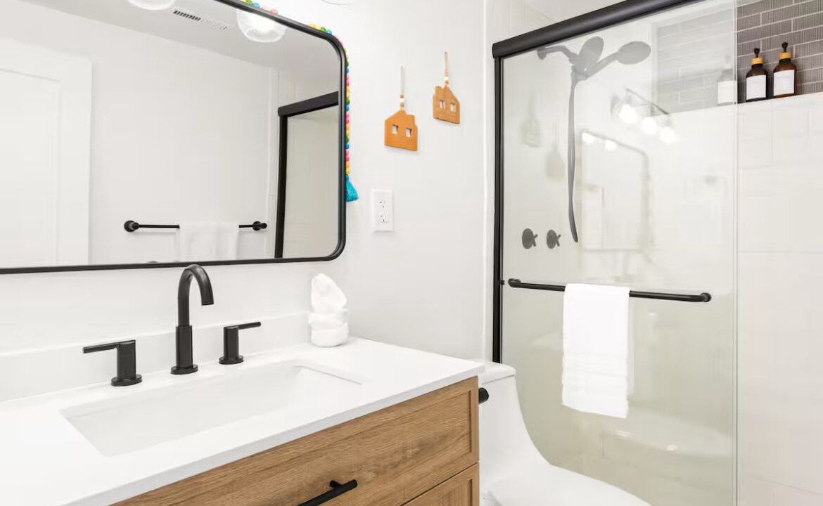 Photo of Bathroom in Lamar Heights Area