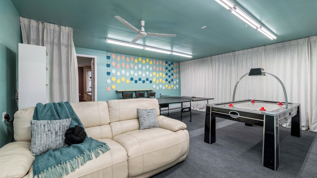 Photo of Livingroom in Tri-Cities