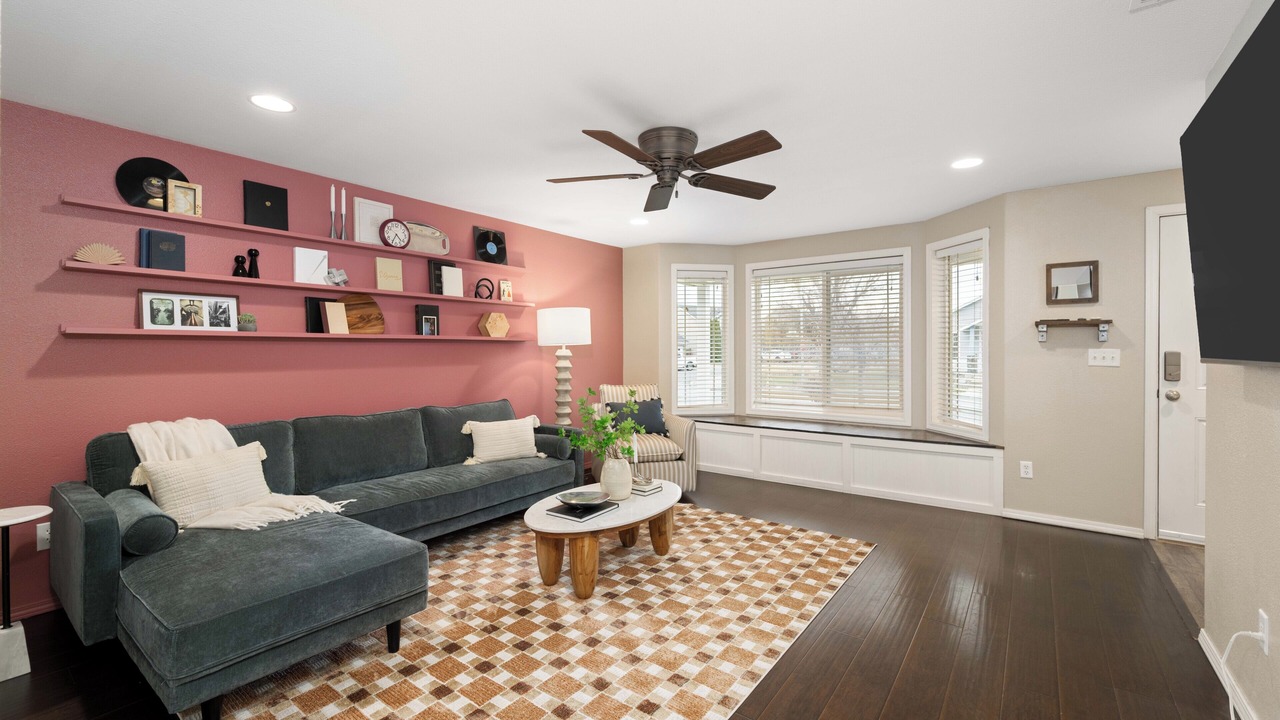 Photo of Livingroom in Tri-Cities