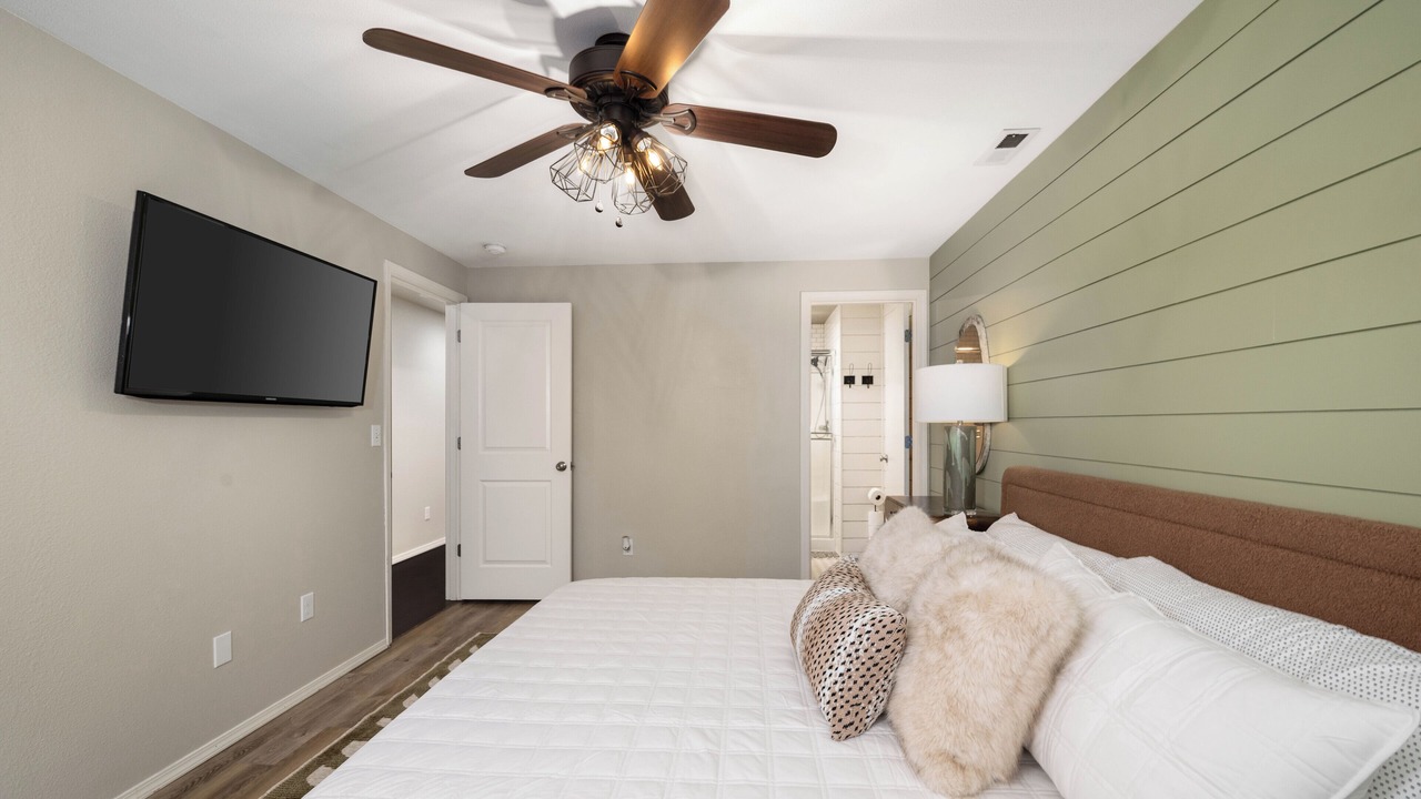 Photo of Bedroom in Tri-Cities