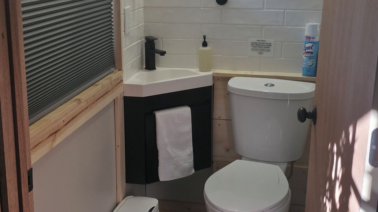 Photo of Bathroom in Randle