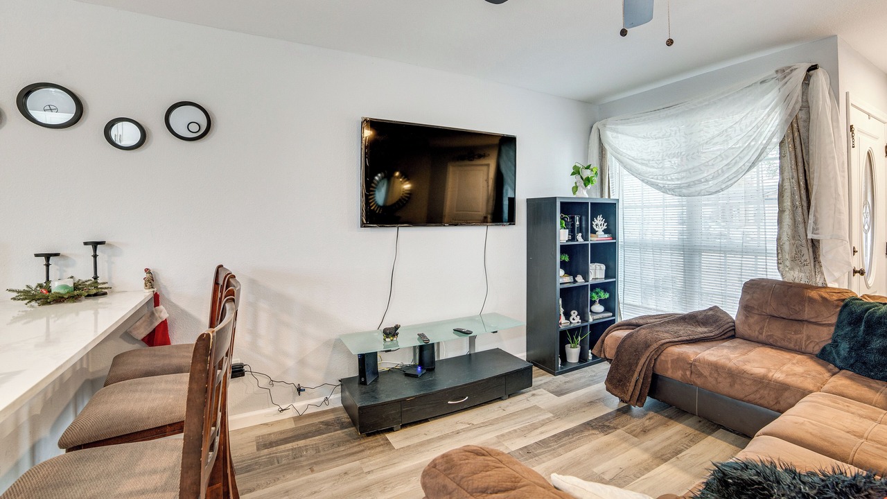 Photo of Livingroom in Cedar Hill