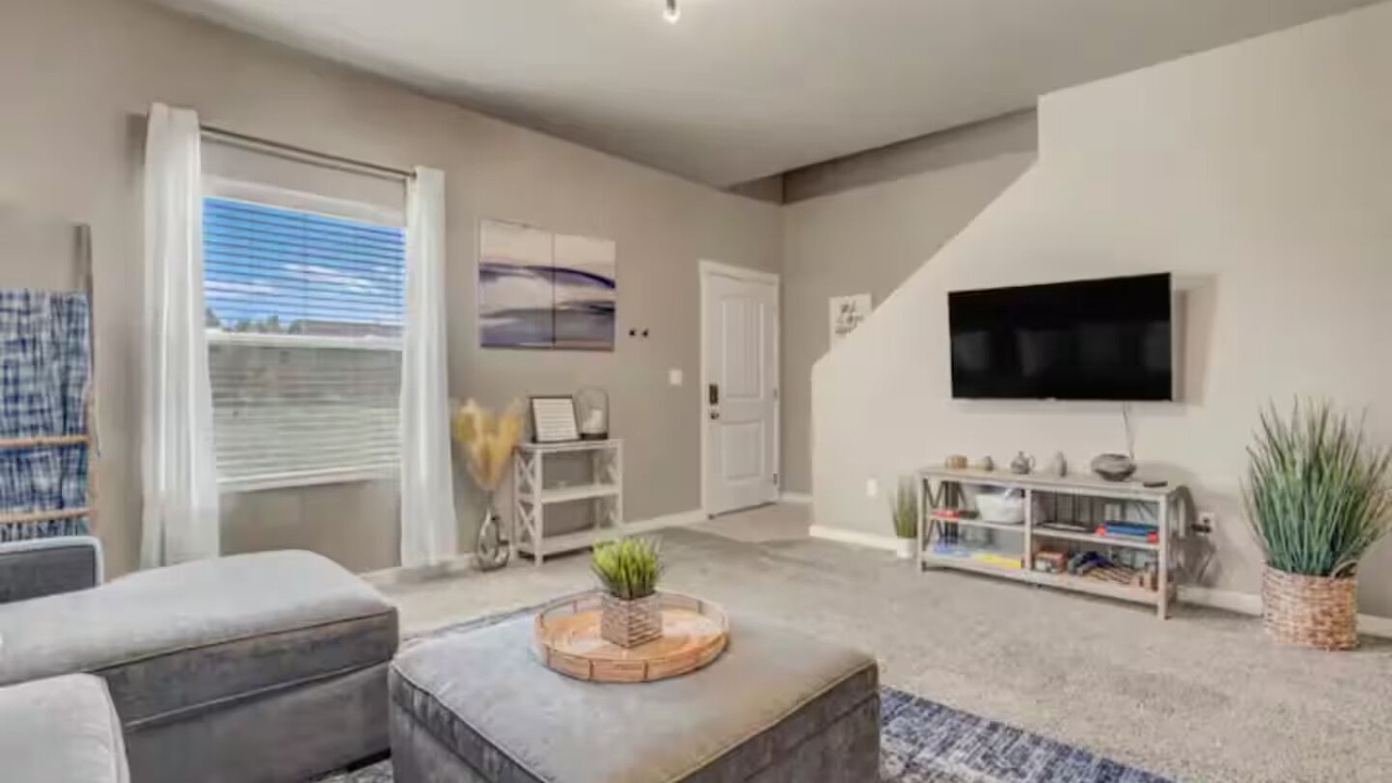 Photo of Livingroom in Security-Widefield