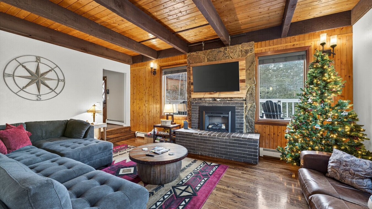 Photo of Livingroom in Idaho Springs