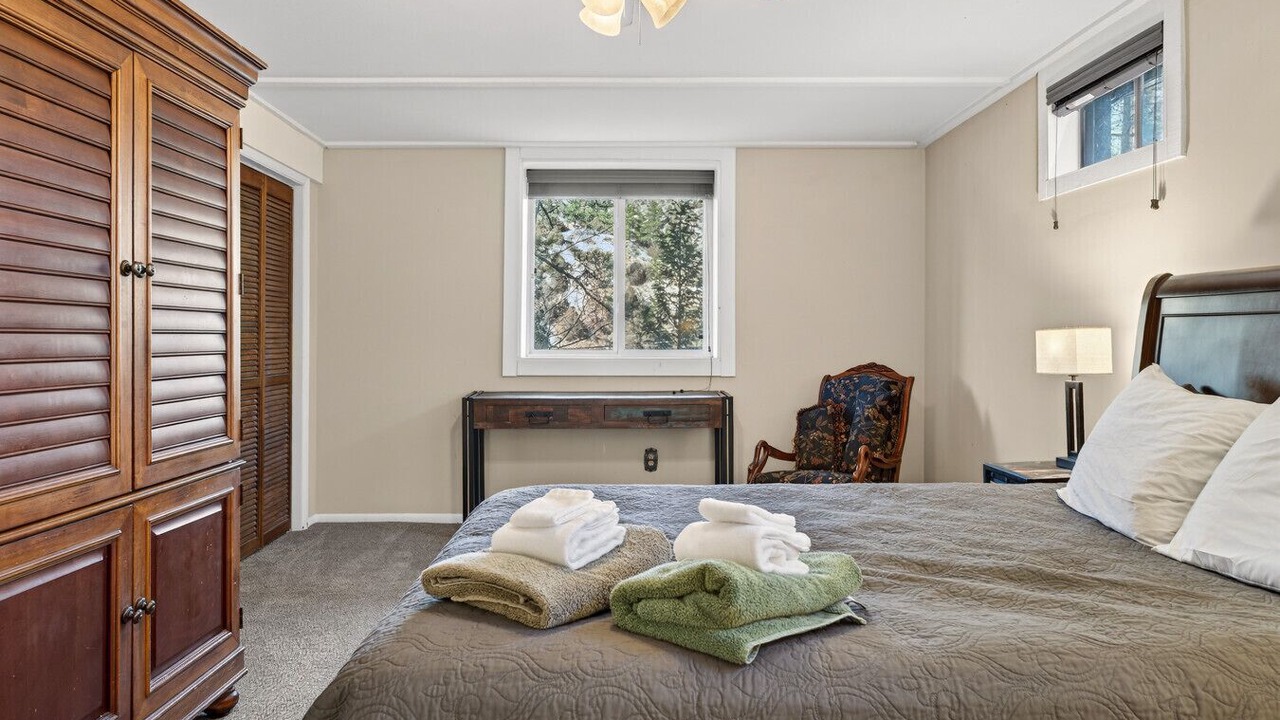 Photo of Bedroom in Idaho Springs
