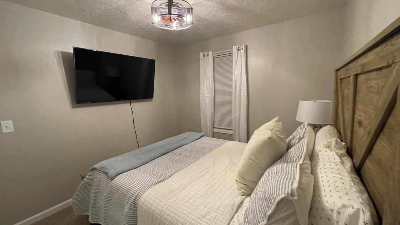 Photo of Bedroom in Saratoga