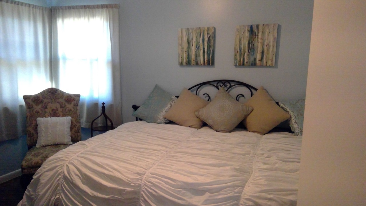 Photo of Bedroom in Falls City