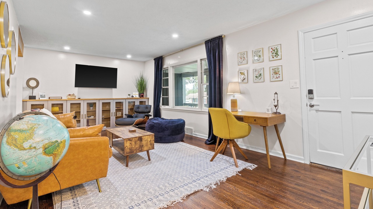 Photo of Livingroom in Fairway