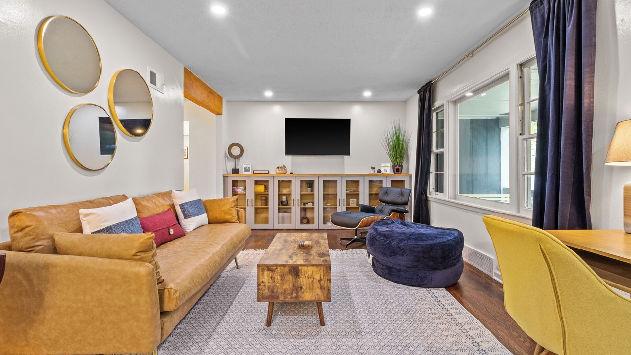 Photo of Livingroom in Fairway