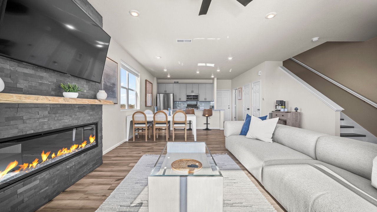 Photo of Livingroom in Aurora