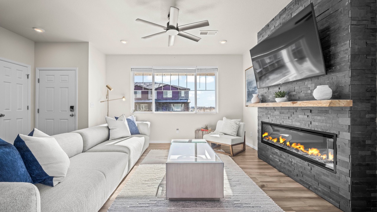 Photo of Livingroom in Aurora