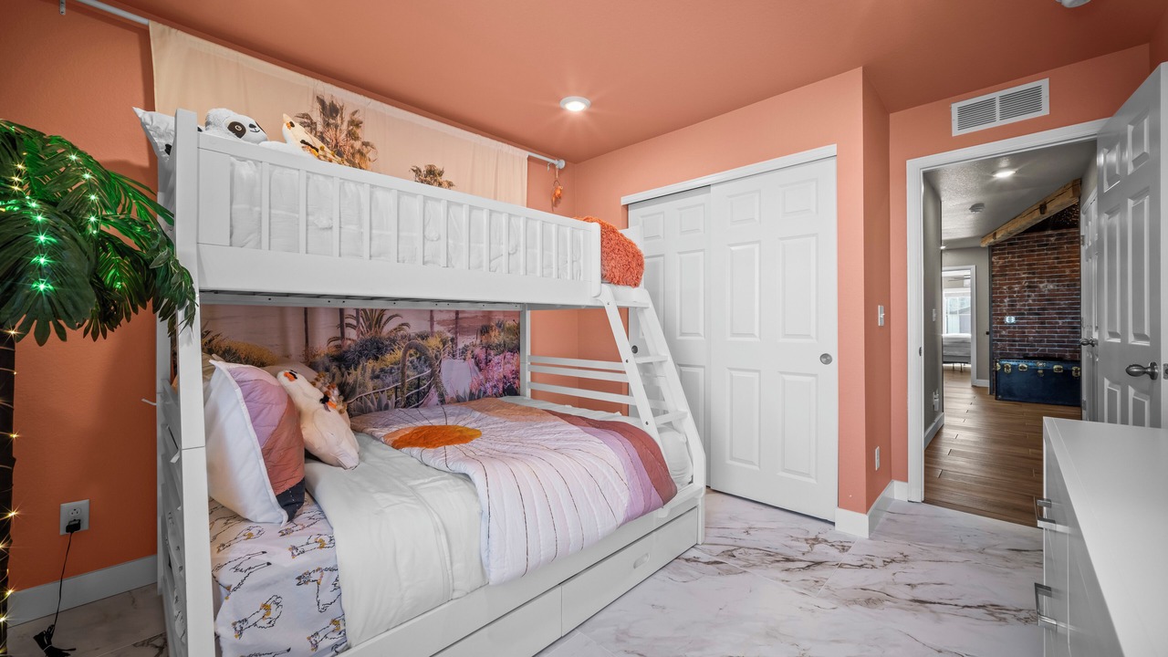 Photo of Bedroom in Aurora