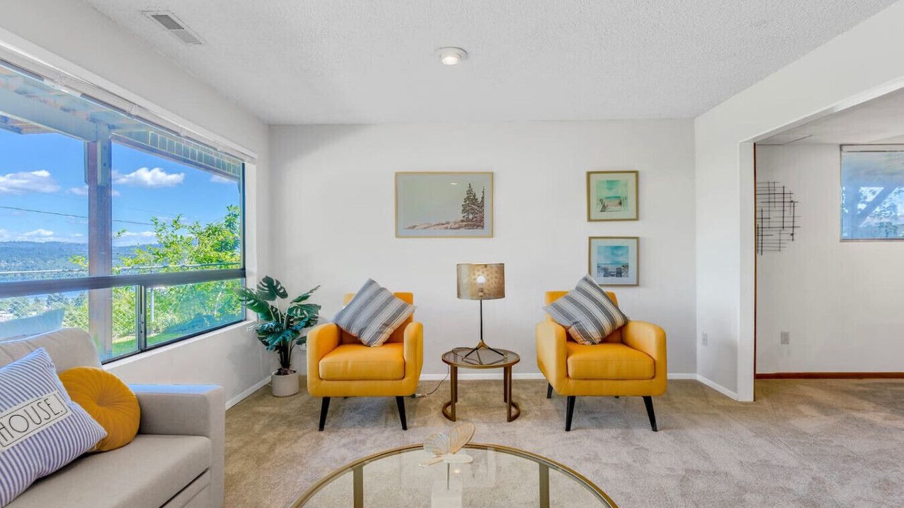 Photo of Livingroom in Bryn Mawr-Skyway