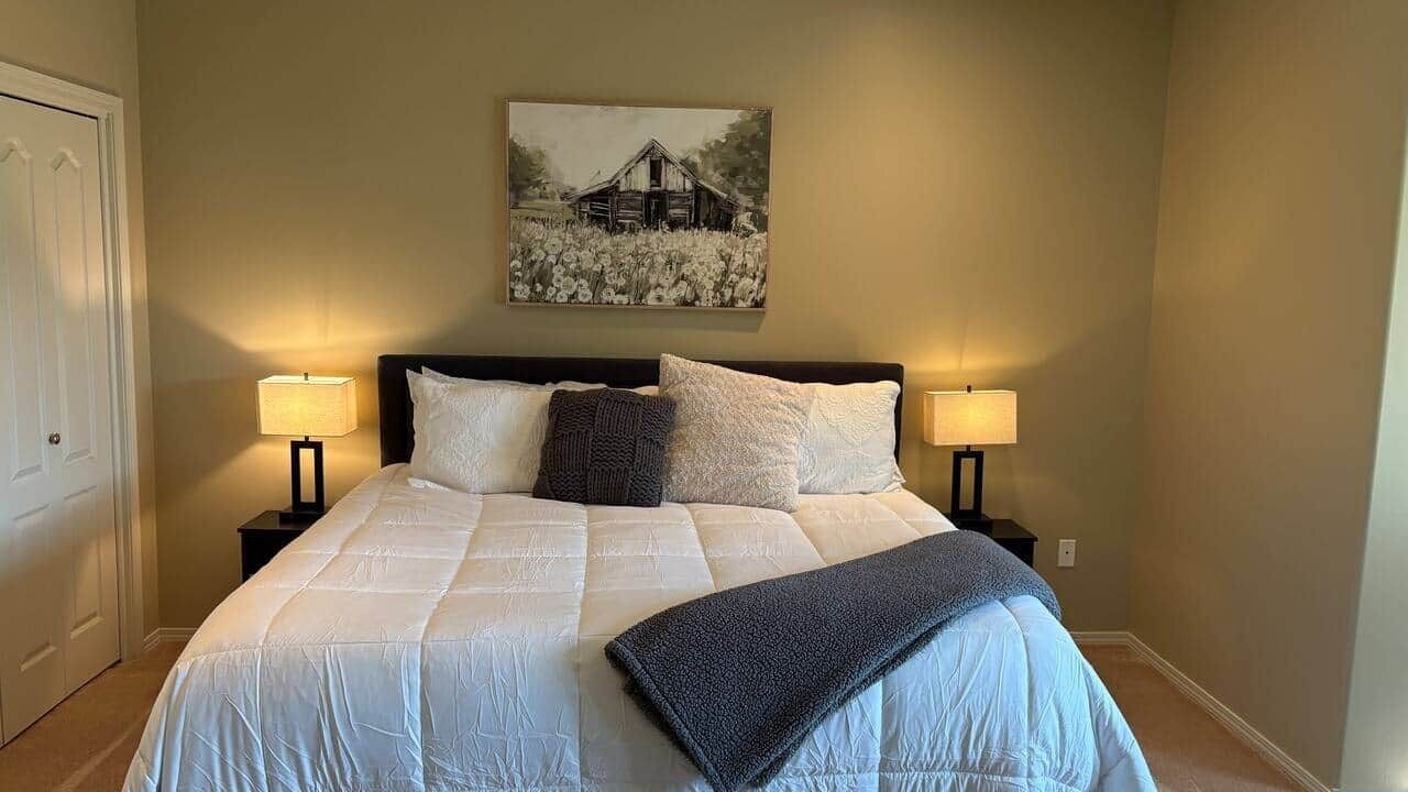 Photo of Bedroom in Colbert